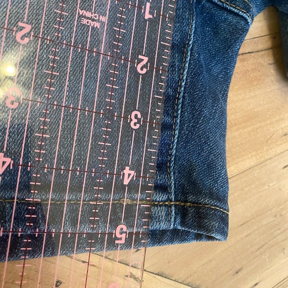 Joe’s Jeans Mid-rise Shorts in Sharpay Size 27 - Picture 3 of 7